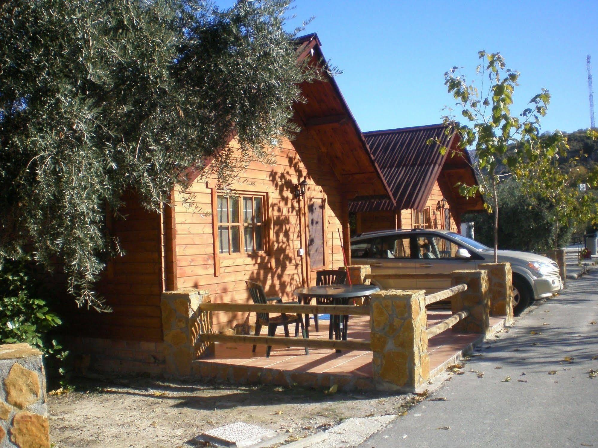 Fuente Del Lobo Glamping & Bungalows - Adults Only Пинос-Хениль Экстерьер фото