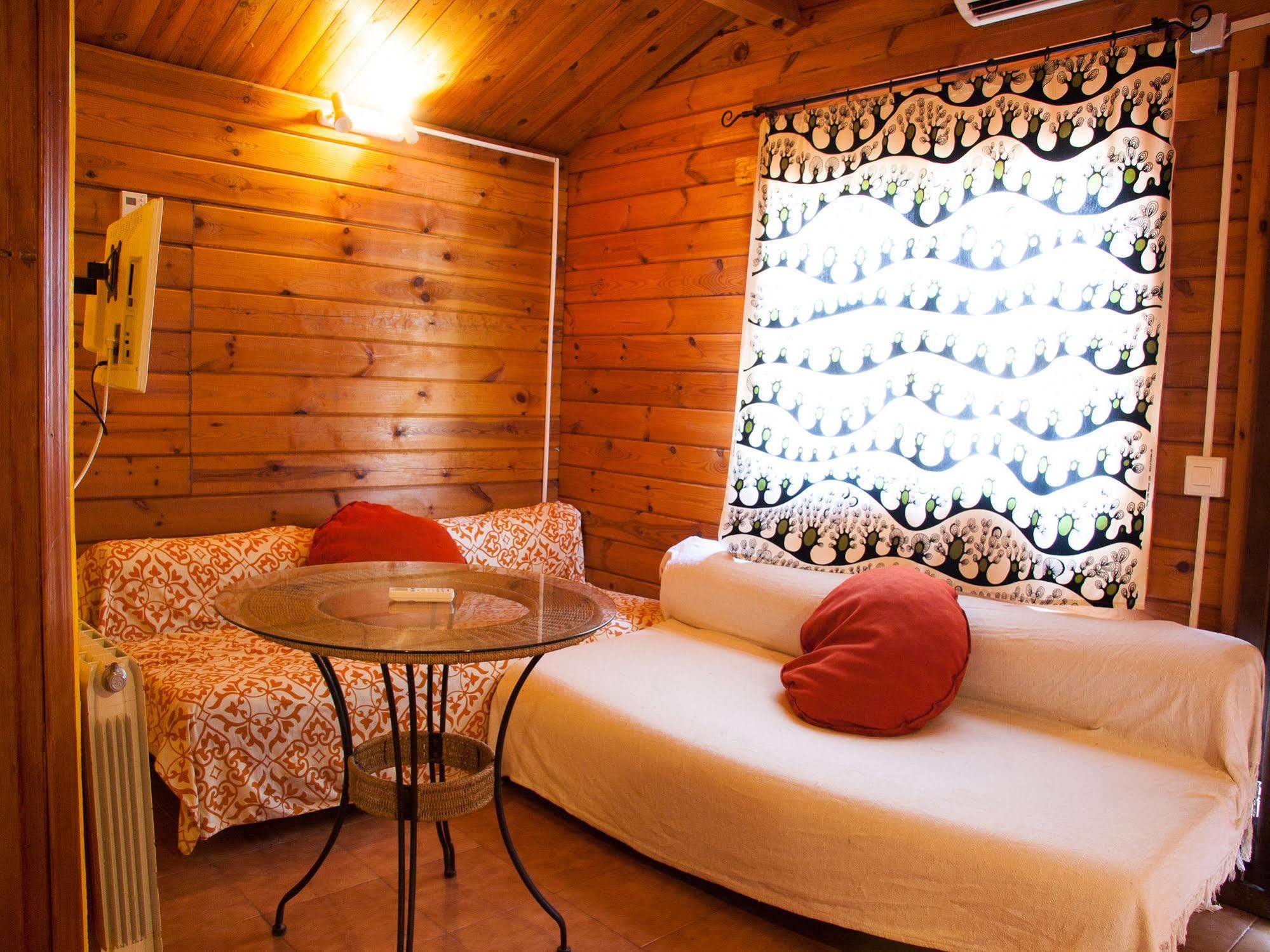 Fuente Del Lobo Glamping & Bungalows - Adults Only Пинос-Хениль Экстерьер фото